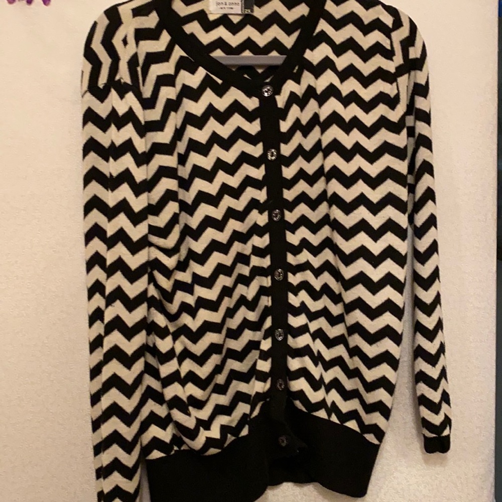 Beautiful zig zag sweater.